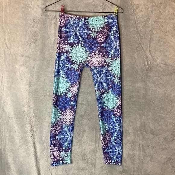 Snowflake Leggings - Picture 1 of 5